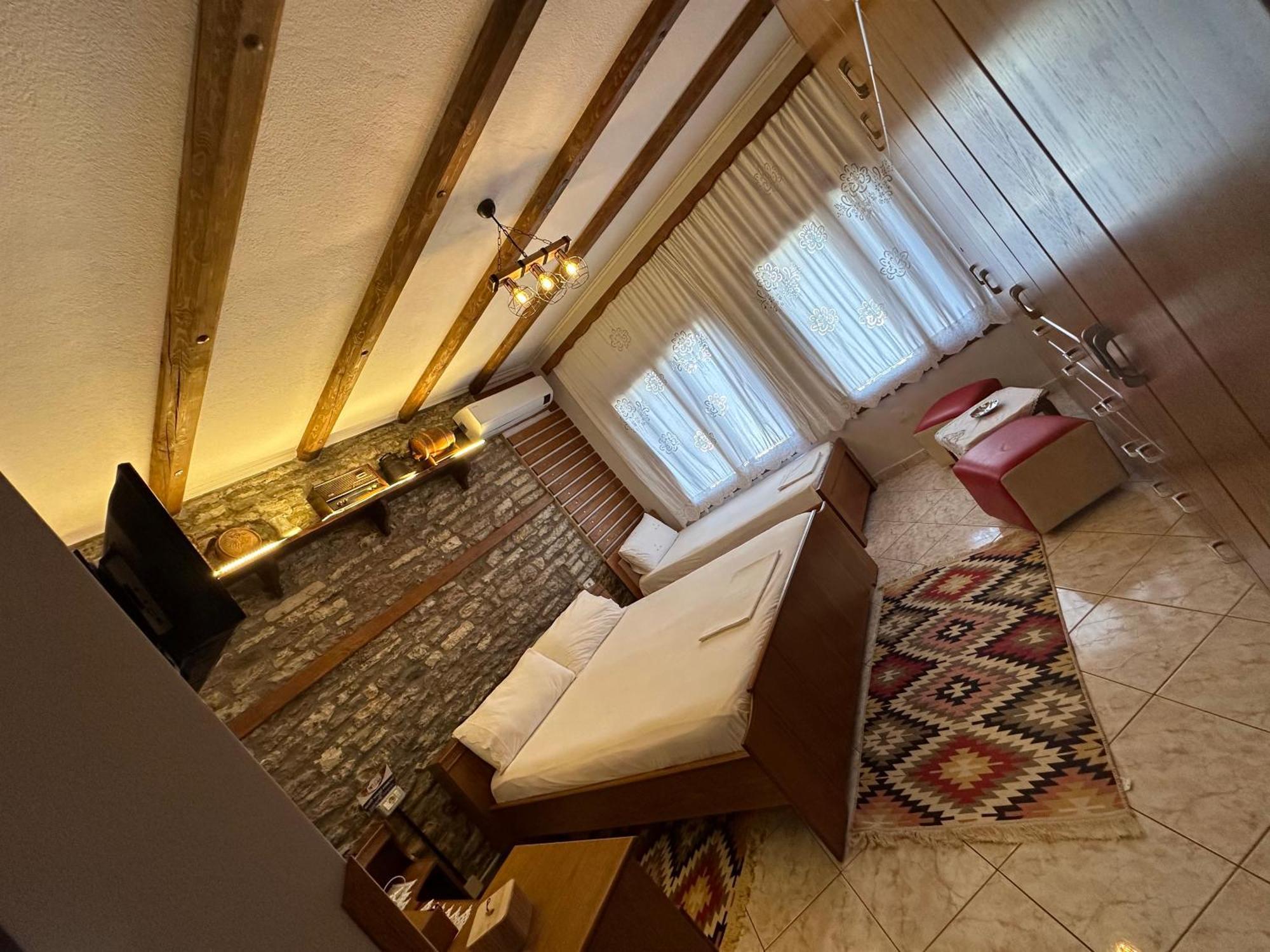 Ahmetaj Guest House Гірокастра Екстер'єр фото
