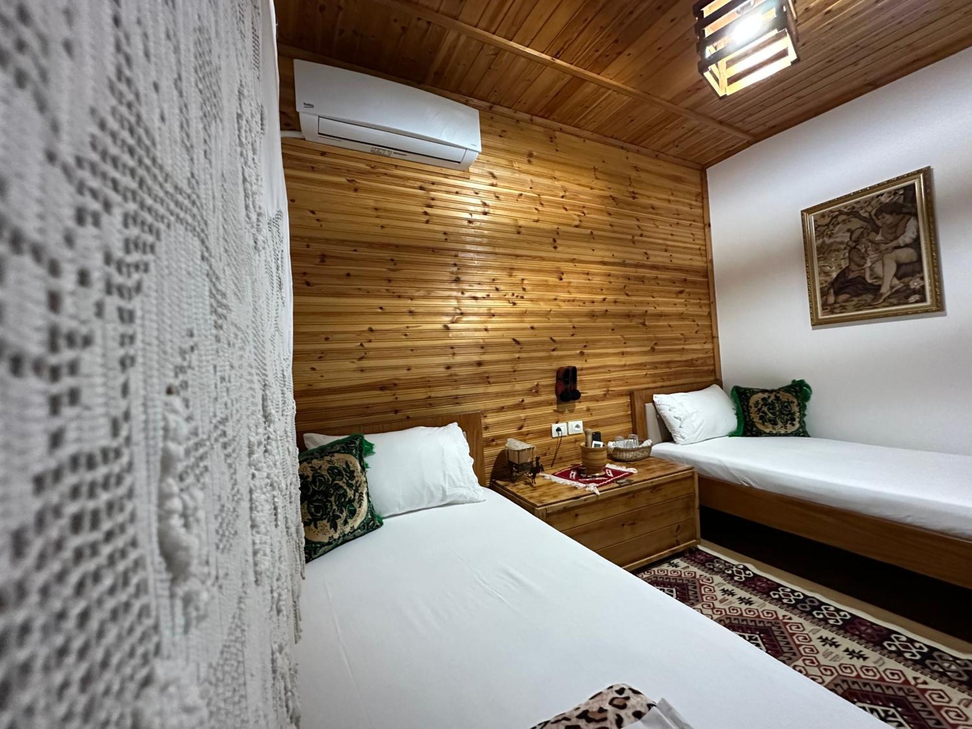 Ahmetaj Guest House Гірокастра Екстер'єр фото