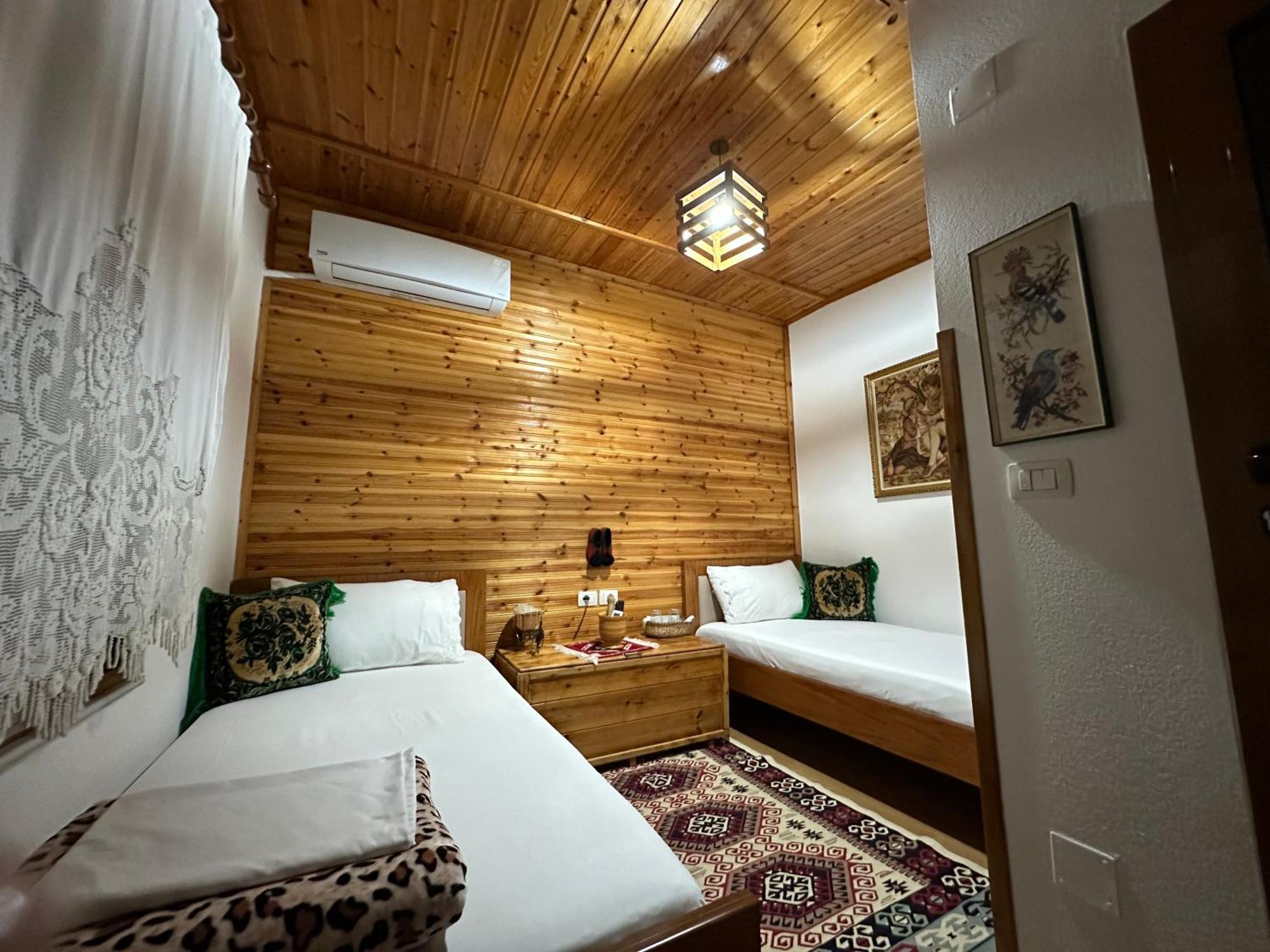Ahmetaj Guest House Гірокастра Екстер'єр фото
