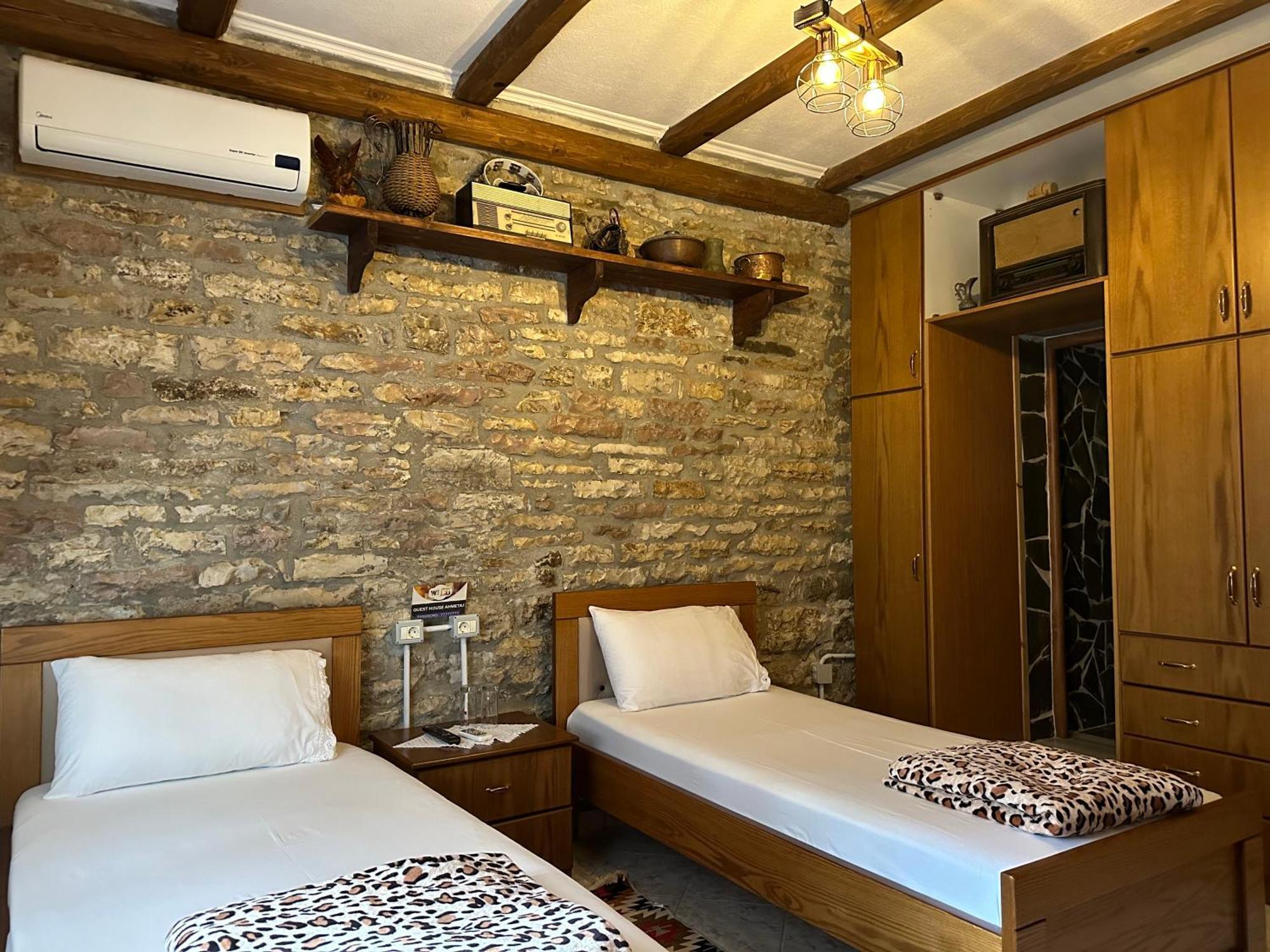 Ahmetaj Guest House Гірокастра Екстер'єр фото