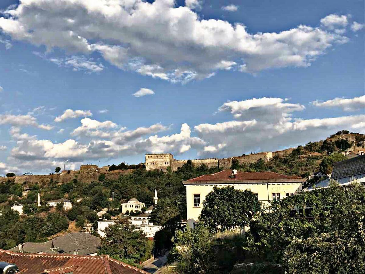 Ahmetaj Guest House Гірокастра Екстер'єр фото